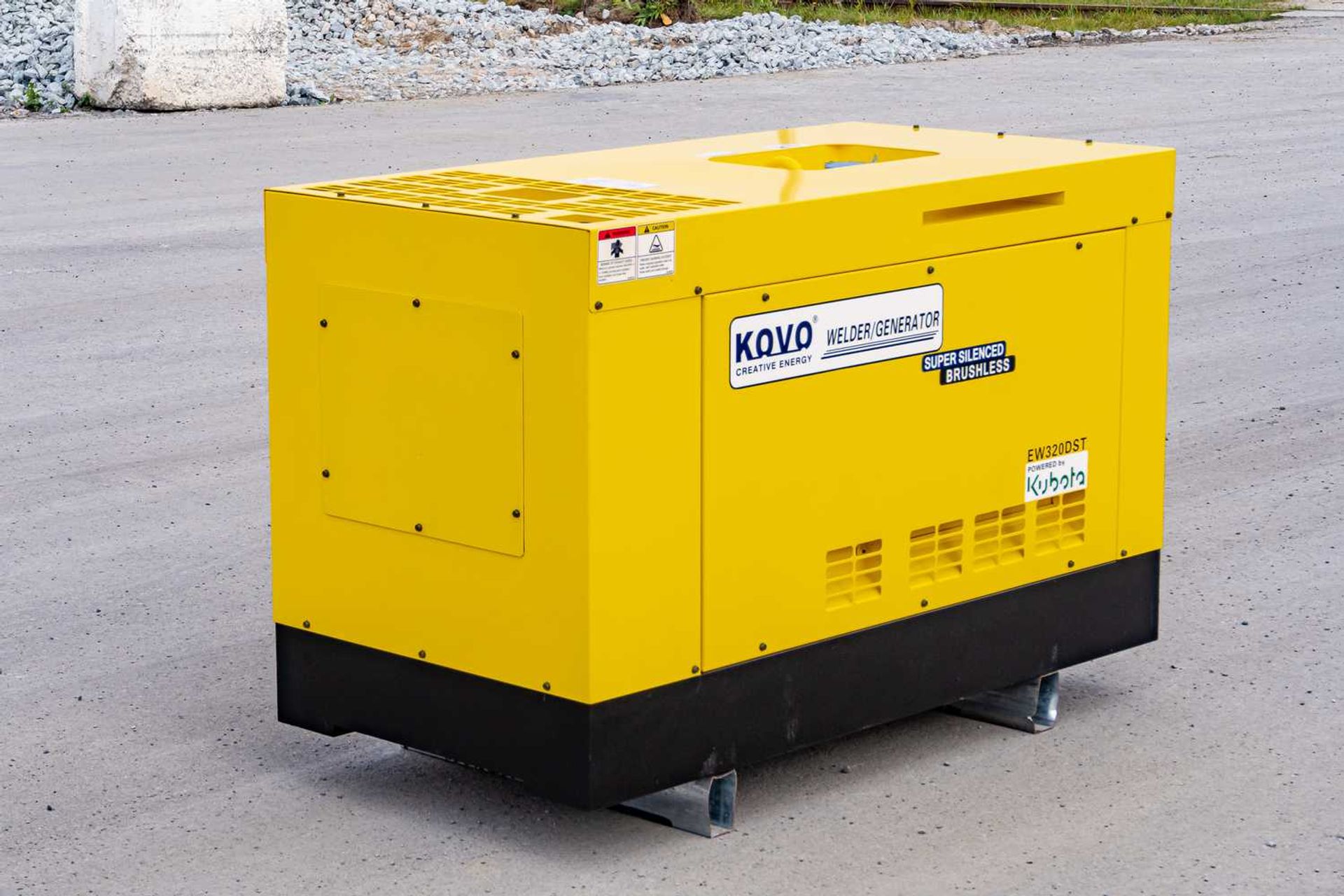 Сварочный агрегат KOVO KOVO EW320DST (вид сзади)